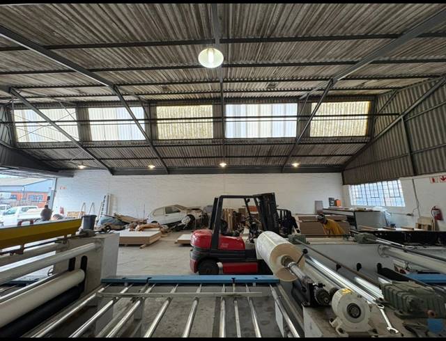 331M² WAREHOUSE TO LET IN GANTS PLAZA